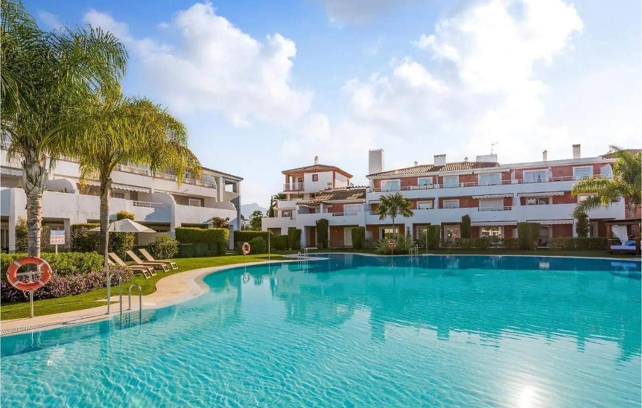 Cozy Apartment In Estepona With Wifi
