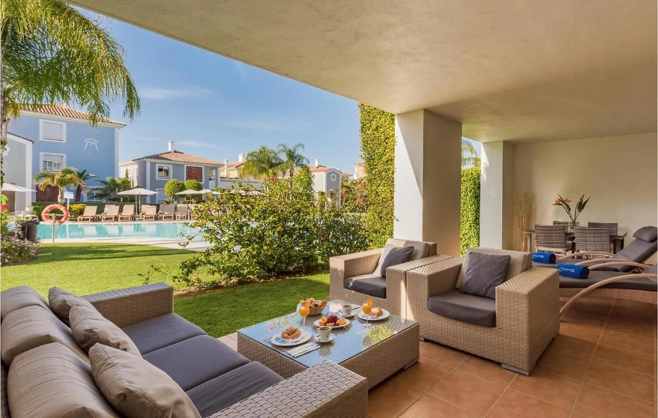 Cozy Apartment In Estepona With Wifi