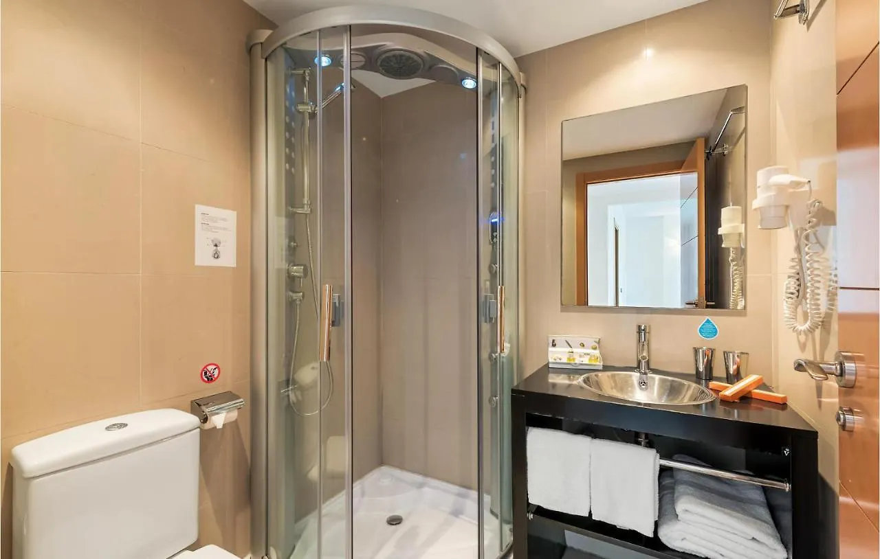 Cozy Apartment In Estepona With Wifi
