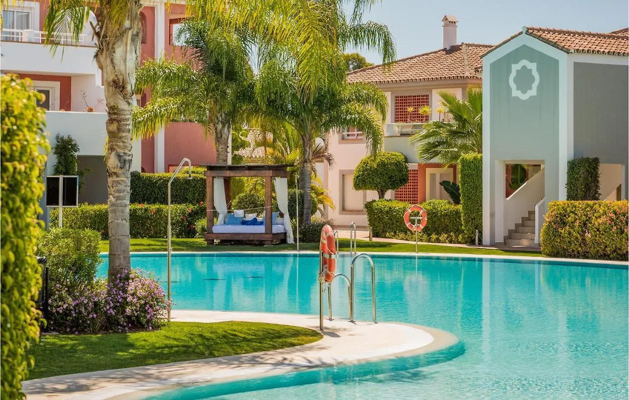 Cozy Apartment In Estepona With Wifi